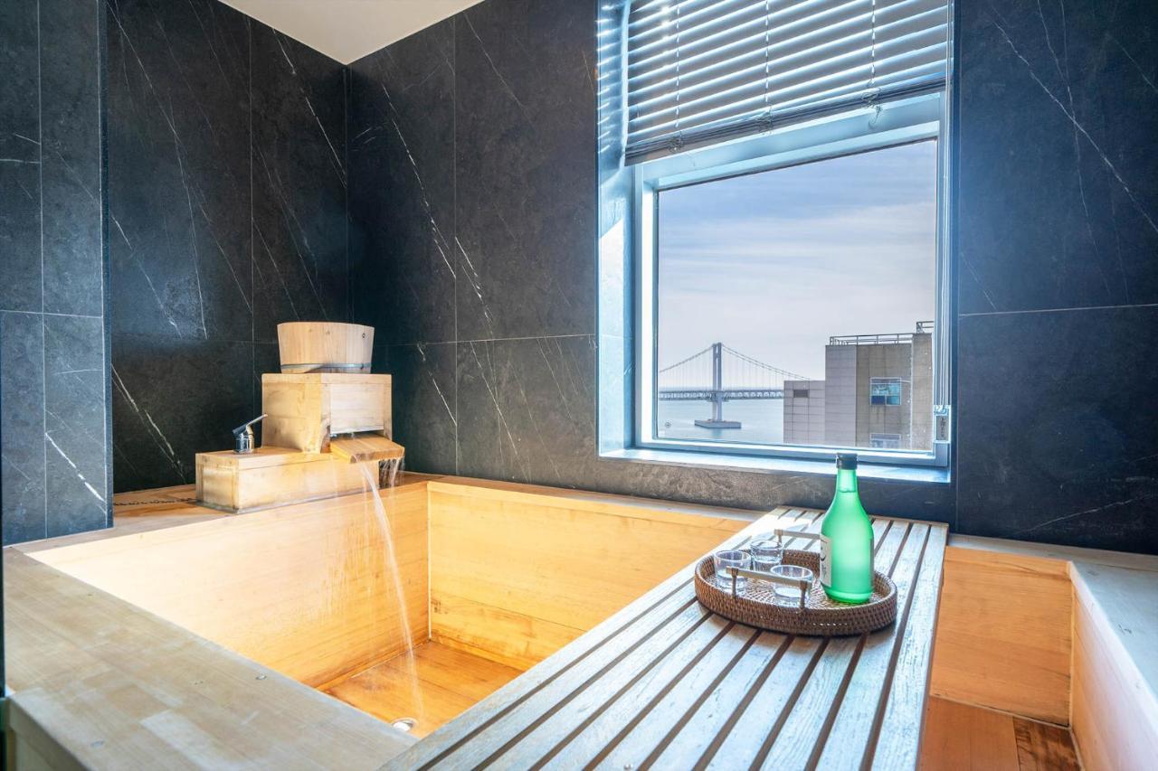 Gwanganli The Club Hotel Пусан Екстериор снимка